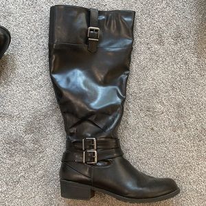 Ladies Boots sz 10
